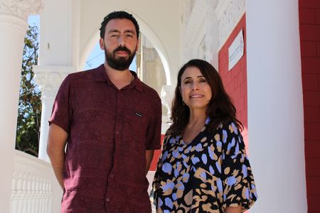 Editorial Puntángeles reedita libro sobre siglo dorado deValparaíso.