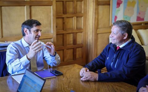 Alcalde de Villa Alemana gestiona apoyo de Subdere para impulsar proyectos comunales y fortalecer inversión.