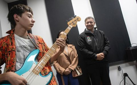 Municipalidad de Villa Alemana impulsa la música local con moderna sala de ensayo en Centro Cultural Gabriela Mistral.