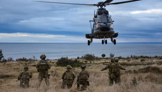 Data Influye: 52% se inclina por fortalecer o mantener las capacidades de las Fuerzas Armadas.