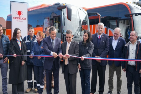 Codelco Ventanas integra la electromovilidad en el transporte de sus trabajadores.