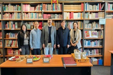 Delegación china del ámbito editorial y educativo visita el ICST en Viña Del Mar.