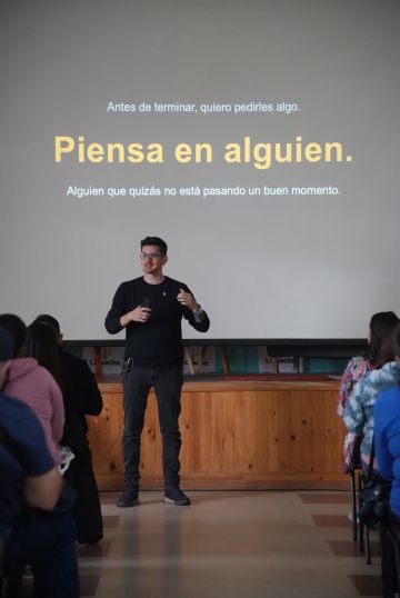 Difìsicil de hablar,pero necesario:Municipalidad de Limache,realizò conversatorio sobre la prevenciòn del suicidio en colegio Brasilia.